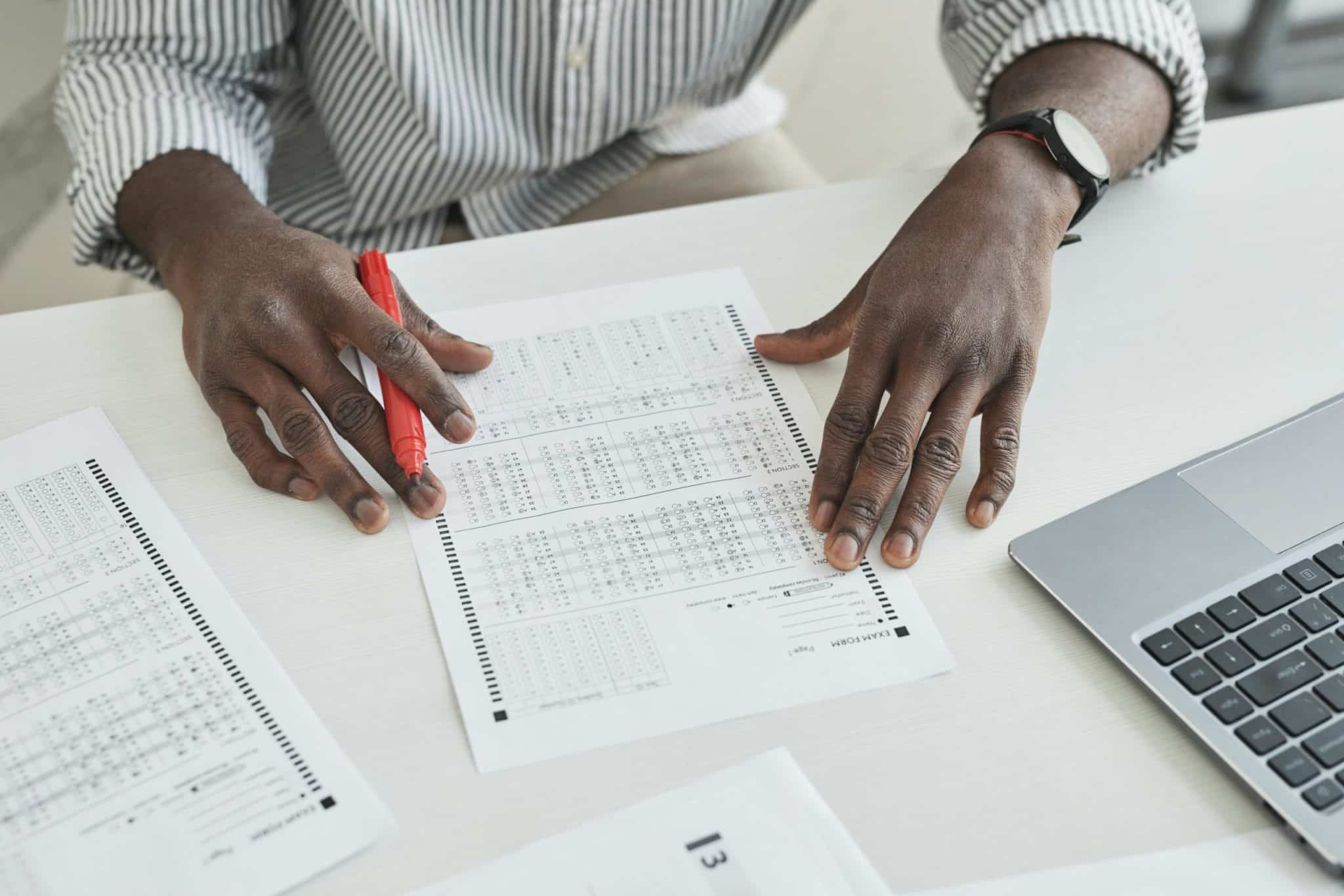 From Grading to Guidance: How AI is Redefining Teacher Roles