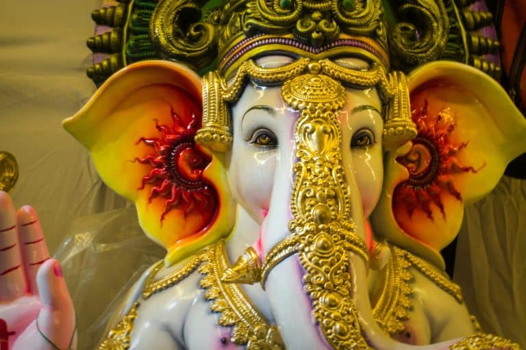 Bollywood Meets Cyberpunk: Mumbai’s Glitching Sari Revolution