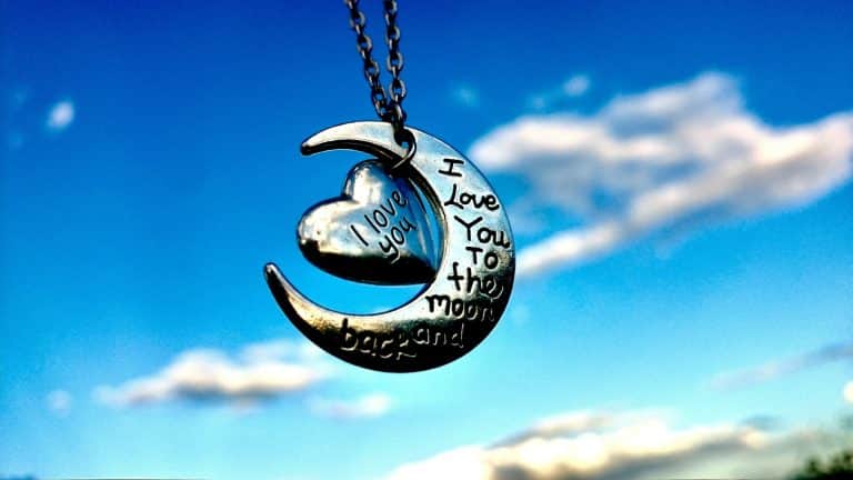 Echolocation Accessories: Jewelry Aiding Visually Impaired Navigation